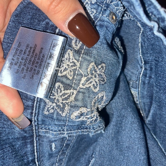 Vintage Low-Rise Colombian Medium Wash Embroidered Straight Leg Jeans - Picture 12 of 16